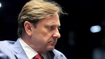 Acir Gurgacz se entrega à polícia
