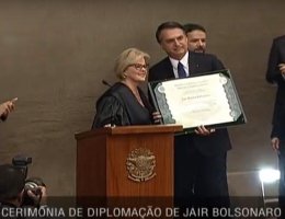Bolsonaro e Mourão são diplomados pelo TSE 