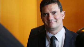 Bolsonaro mantém Moro na fila do STF