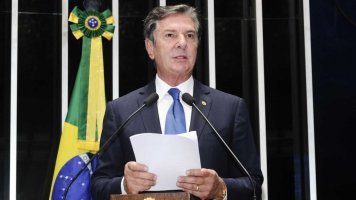 Justiça cancela concessão de rádios e TV ligados a Collor