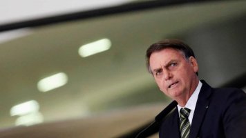 Bolsonaro se reúne com advogado de Flávio no caso Queiroz