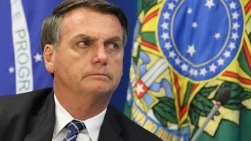 Bolsonaro volta a criticar a Rede Globo