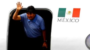 Evo Morales chega ao México após receber asilo político 