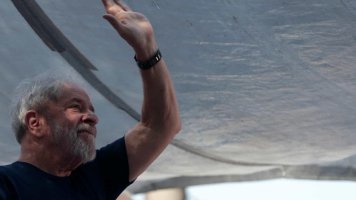 TRF-4 mantém condenação de Lula