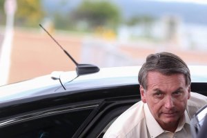 Em novo ataque à imprensa, Bolsonaro diz que jornalistas são 'raça em extinção'