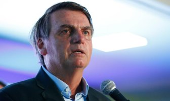 Bolsonaro assina projeto com regras para mineração e geração de energia em terras...