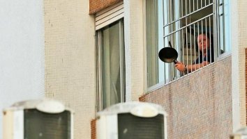 Cidades brasileiras registram panelaço após anúncio de demissão de Sergio Moro