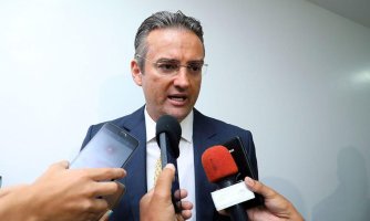 Bolsonaro nomeia delegado Rolando Alexandre, braço direito de Ramagem, para a PF