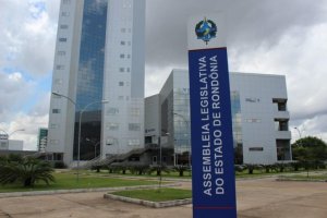 ALE-RO aprova projeto de lei que reduz mensalidades escolares durante período de...