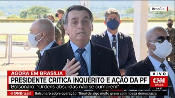 Um dia depois da PF realizar operação, Bolsonaro diz que 'ordens absurdas não se...