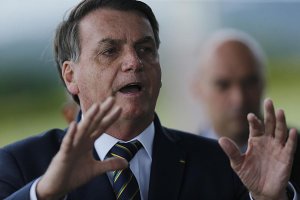 Bolsonaro volta a dizer que pode liberar mais parcelas do auxílio emergencial
