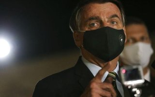 Bolsonaro diz que 'já peguei umas 20 vezes' o coronavírus