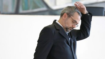Investigado por defender prisão de ministros do STF, Abraham Weintraub anuncia demissão...