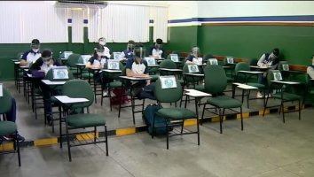 Governo de Manaus anuncia volta às aulas em 10 de agosto