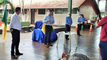 Rolim de Moura recebe 1,4 mil doses de vacina contra covid-19