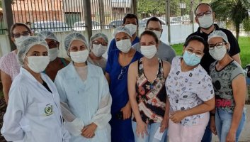 Servidores da saúde começam a receber 2ª dose da vacina contra covid-19 em Rolim de...