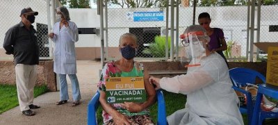 245 idosos receberam a vacina contra coranavírus em Rolim de Moura