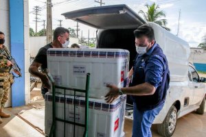 Rondônia recebe novo lote com quase 29 mil doses da vacina AstraZeneca contra covid-19