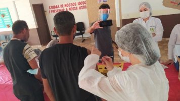 Rolim de Moura: Moradores de rua são vacinados contra COVID-19