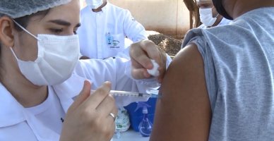 520 profissionais do transporte receberam a vacina contra a COVID-19 em Rolim de Moura