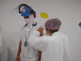 Rolim de Moura vacina mais de 500 trabalhadores da indústria nesta segunda-feira (21);...