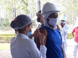 Mais de 2 mil trabalhadores já foram vacinados contra a COVID-19 em Rolim de Moura nesta...
