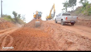 Santa Luzia- Após oito anos prefeito Jurandir da sequência nas obras de cortes da serra...