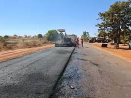 Obra de recapeamento asfáltico garante maior segurança aos motoristas que trafegam pela...