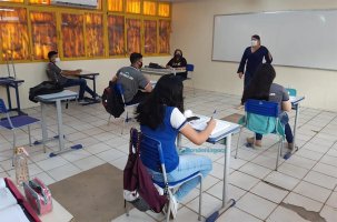 Escolas estaduais retomam aulas presenciais em Rondônia com capacidade reduzida e...