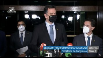 Alegando 'falta de justa causa', presidente do Senado rejeita pedido de impeachment feito...