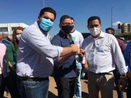 Aldo Júlio agradece governador Marcos Rocha, Diretor Geral do DER, Elias Rezende, e...