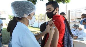 Vacinação contra covid-19 continua neste sábado (23) em todas as UBS de Rolim de...