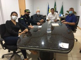 Prefeito Aldo Júlio se reúne com governo do estado para cobrar por asfalto do Bairro...