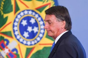 Bolsonaro se reúne com representantes do WhatsApp para discutir sobre mudanças no app...