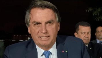 Apoiadores não entendem ironia e aplaudem Bolsonaro após presidente dizer que gasolina...