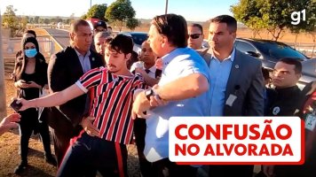 Bolsonaro é xingado e provocado por youtuber e acaba se envolvendo em confusão em...