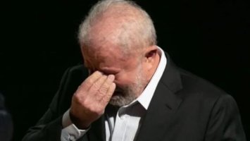 Oposição vence Lula e derruba aumento do IOF na Câmara