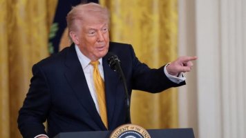 Trump anuncia acordo com Irã e fim de bloqueio naval