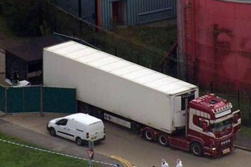 Presos dois suspeitos por mortes de 39 chineses em caminhão Presos dois suspeitos por mortes de 39 chineses em caminhão