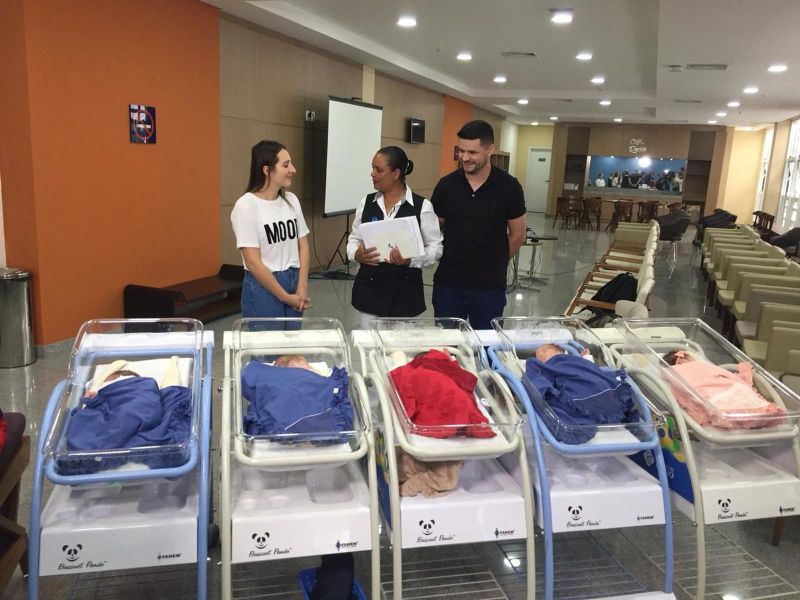 Quíntuplos deixam hospital quase 3 meses após nascimento no Paraná Quíntuplos deixam hospital quase 3 meses após nascimento no Paraná
