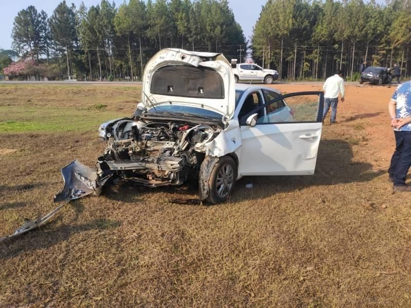 Grave colisão entre carros deixa duas pessoas feridas na BR-364 em Vilhena; Veja o vídeo Grave colisão entre carros deixa duas pessoas feridas na BR-364 em Vilhena; Veja o vídeo