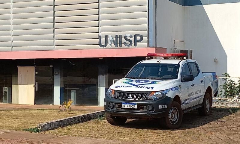 Homem sofre tentativa de homicídio a tiros no Jatobá II em Rolim de Moura Homem sofre tentativa de homicídio a tiros no Jatobá II em Rolim de Moura