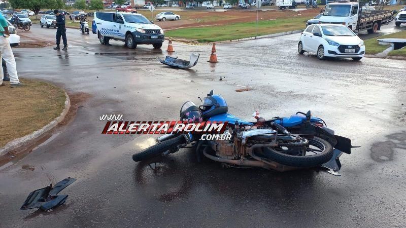Mototaxista e passageira ficam feridos após serem atingidos por carro no Centro de Rolim de Moura Mototaxista e passageira ficam feridos após serem atingidos por carro no Centro de Rolim de Moura