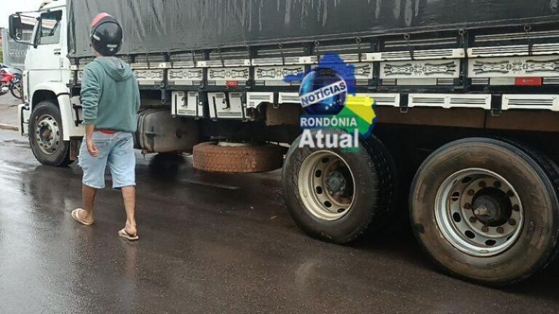 Grave acidente entre moto e caminhão deixa um morto em Ji-Paraná Grave acidente entre moto e caminhão deixa um morto em Ji-Paraná