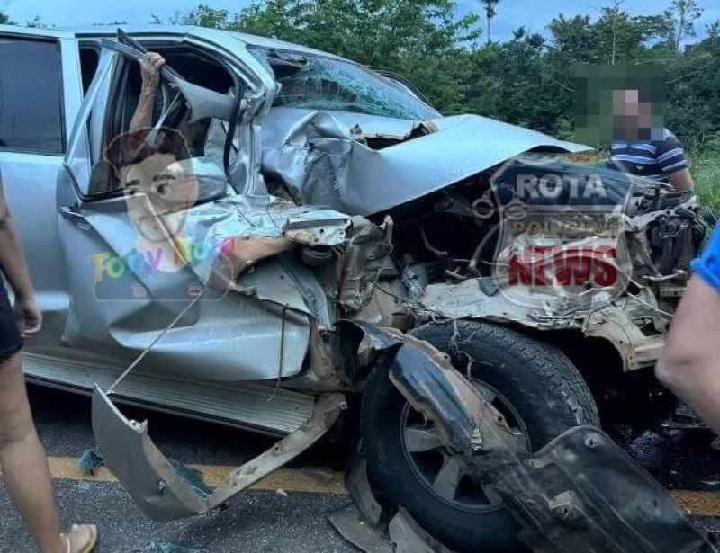 Mulher fica presa as ferragens após colisão entre caminhonete e caminhão na BR-435, em RO Mulher fica presa as ferragens após colisão entre caminhonete e caminhão na BR-435, em RO