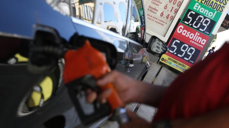 Gasolina ficará mais cara a partir de 1º de fevereiro em todo o país Gasolina ficará mais cara a partir de 1º de fevereiro em todo o país