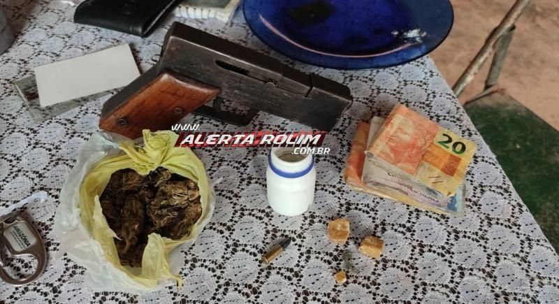 Suspeito de comercializar entorpecentes é preso em flagrante com drogas e arma de fogo, em Rolim de Moura Suspeito de comercializar entorpecentes é preso em flagrante com drogas e arma de fogo, em Rolim de Moura