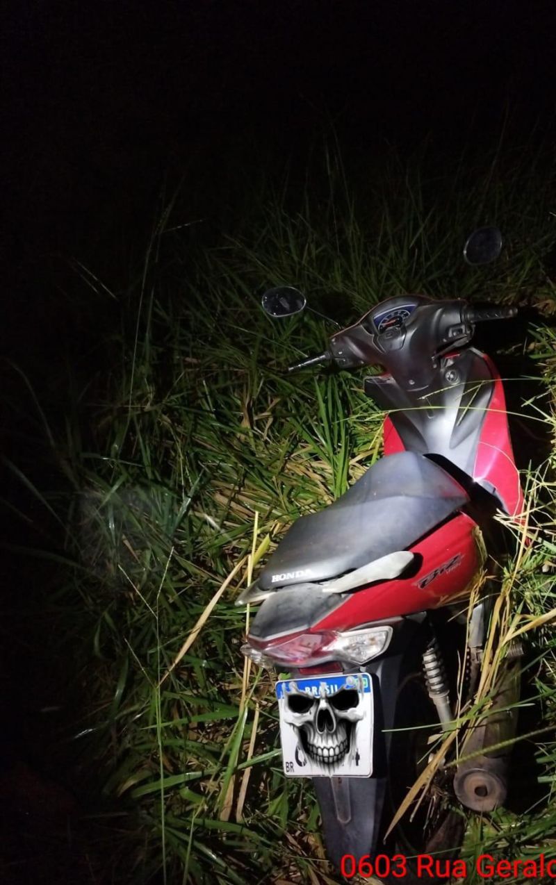 PATAMO recupera moto roubada poucas horas após o crime em Rolim de Moura PATAMO recupera moto roubada poucas horas após o crime em Rolim de Moura