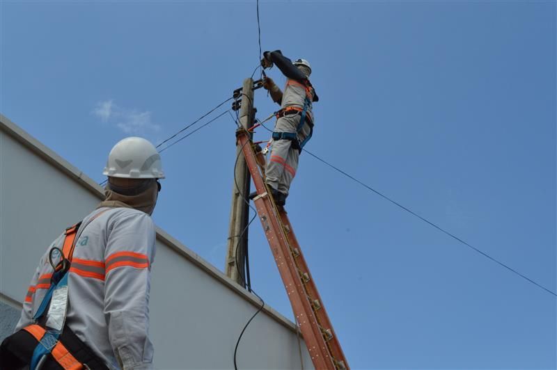Energisa alerta para riscos e orienta profissionais para evitar acidentes com a rede elétrica em RO Energisa alerta para riscos e orienta profissionais para evitar acidentes com a rede elétrica em RO