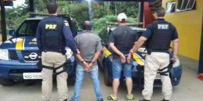 Caminhoneiros são presos com carteira de habilitação falsa